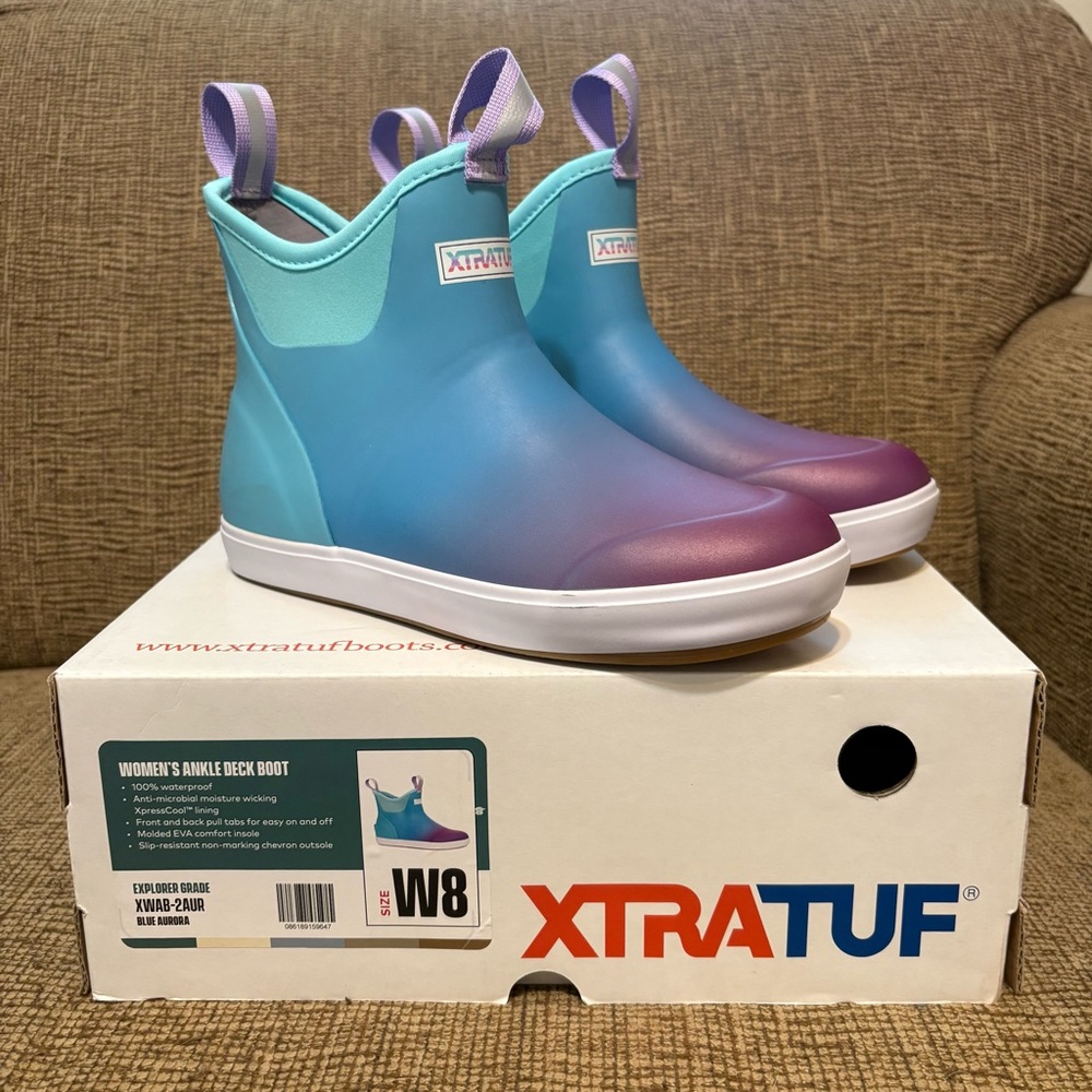 NWOT XtraTuf Women’s Ankle Deck Boot Size 8